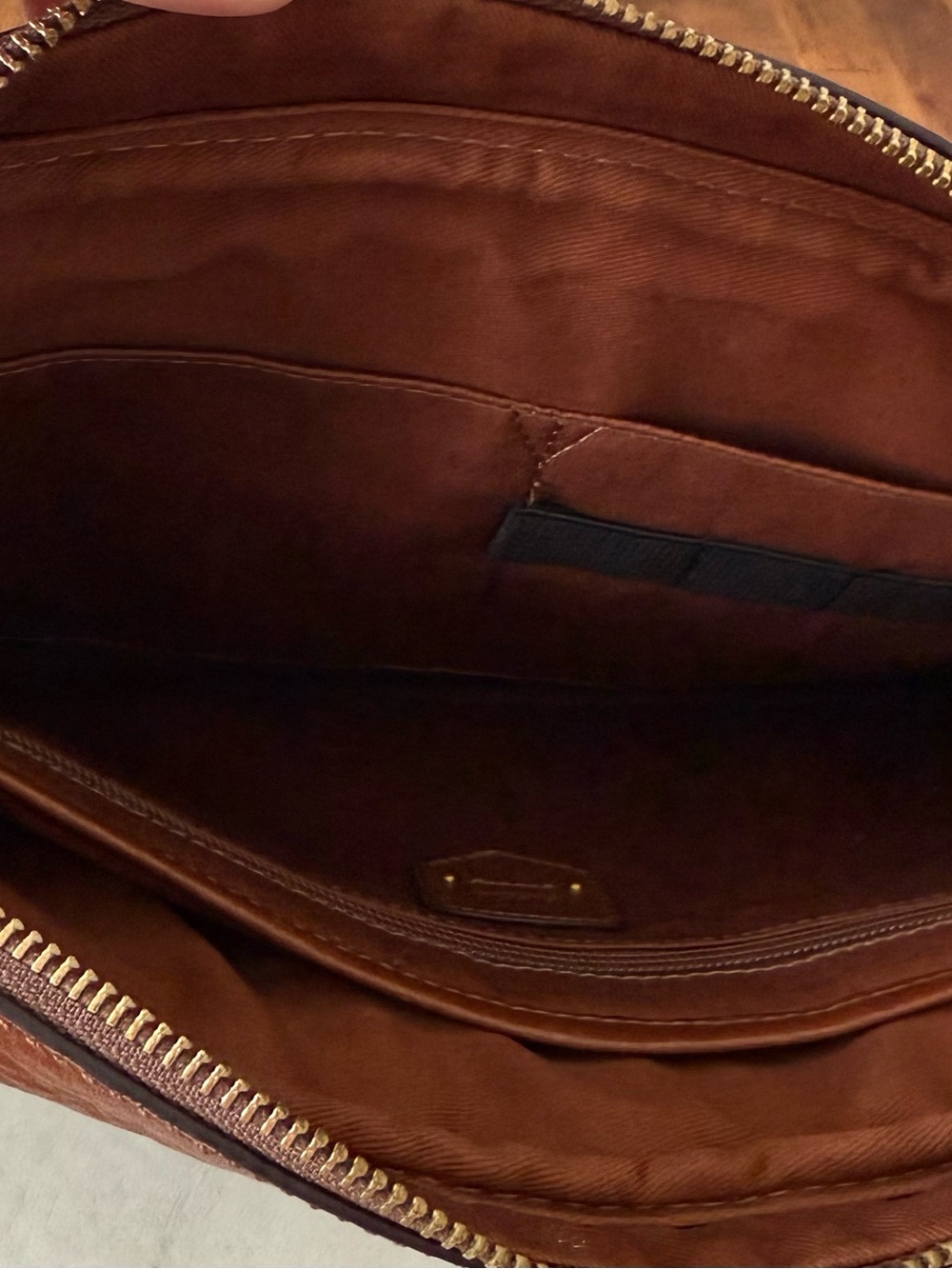 NWT Fossil Bennett Leather Courier Bag 🤎🤎🤎 - Picture 4 of 8